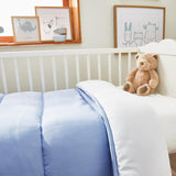 Pikolin Home - Omkeerbaar dekbed 300 G - Tweekleurige Scandinavische vulling - Voor kinderbedje 60 - Met veren gevuld, warm, ademend, blauw/wit, 100 X 120 cm Dekbedden en dekbedden Naty Shop