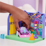 Gabby's Dollhouse Deluxe kamer, Purr-Ific speelkamer, speelkamer met Carlita speelgoedauto, 2 meubelstukken en 2 verrassingsdozen met accessoires, geschikt voor kinderen vanaf 3 jaar Naty Shop poppenhuizen