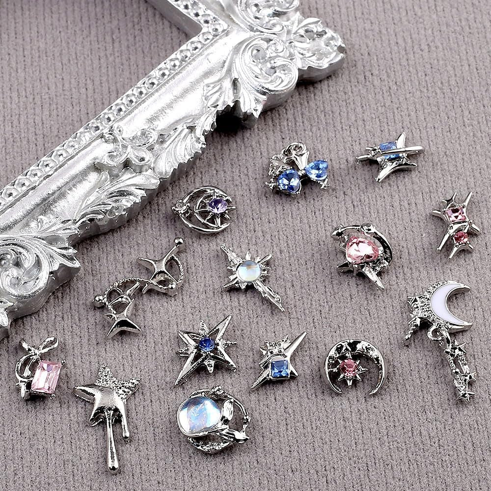 16 Stijl Luxus Mond Stern Nagel Charms 3D Nail Charms Y2K Legierung Strasssteine ​​Bogen Schmetterling Nagel Schmuck Metall Nail Art Charms Nägel Glitzersteine ​​​​Nailart Rhinestones Nageldesign Zubehör