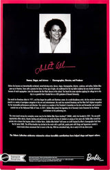Barbie Signature Debbie Allen Tribute Collection-pop in off-shoulder top, gouden riem en paarse broek en legging met franjes, JBJ24
