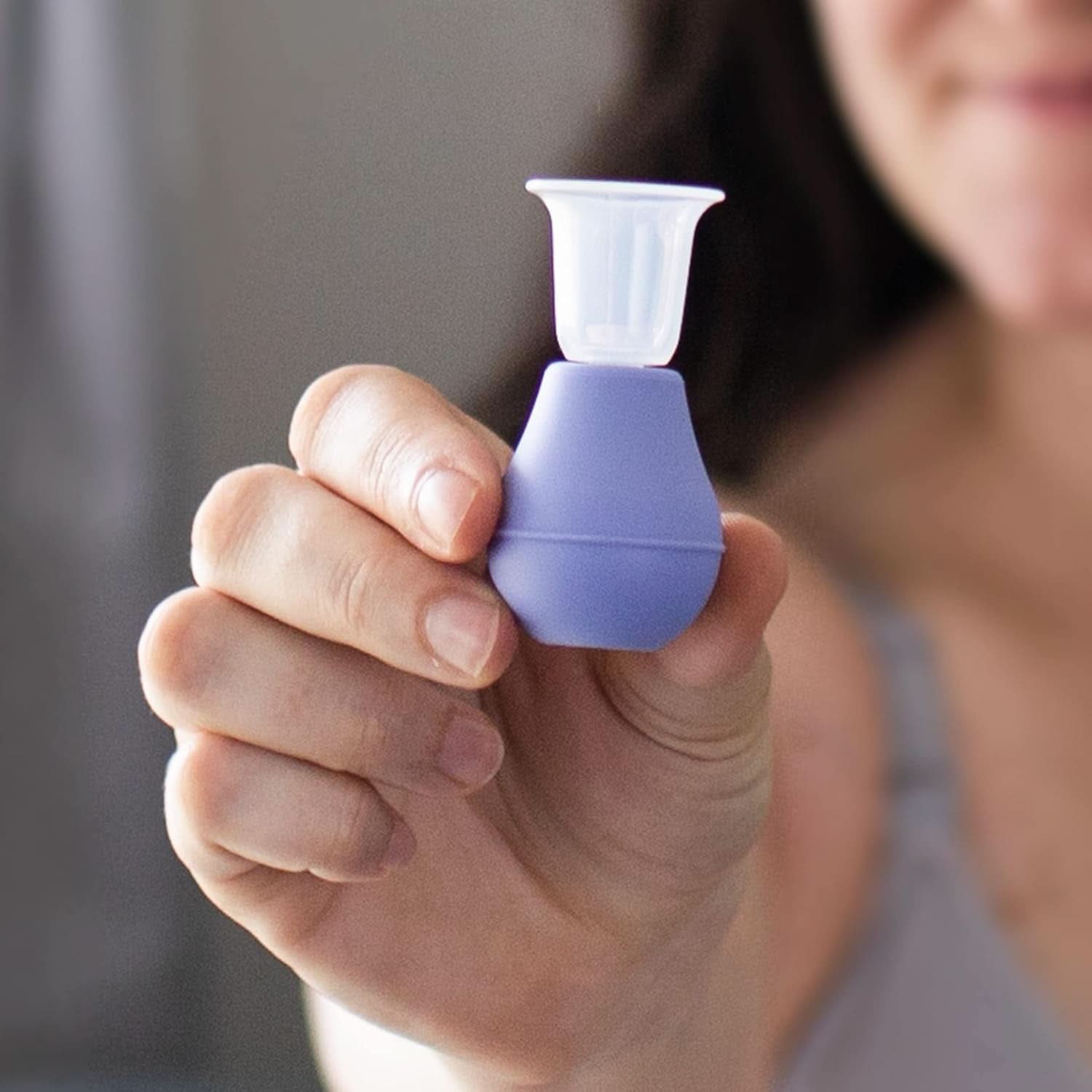 Lansinoh Latch Assist Nipple Everter met etui voor moeders die borstvoeding geven, biedt tijdelijke correctie van platte of ingetrokken tepels, 2 maatkegels in de verpakking en hygiënisch draagtasje Borstvoedingsaccessoires Bebe Naty Shop