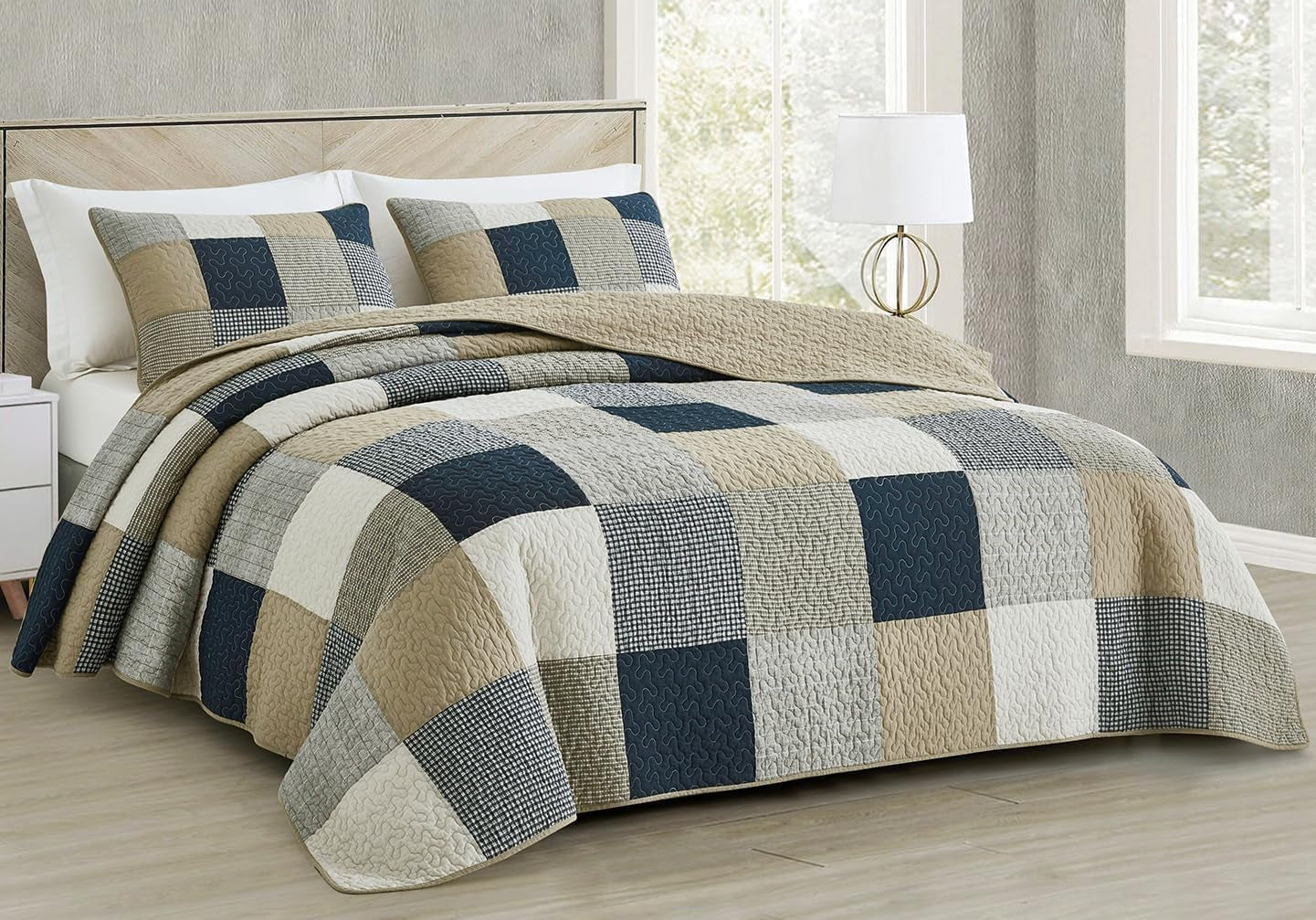 Chezmoi Collection Addy Patchwork-dekbedset Katoen Voorgewassen Lichtgewicht Omkeerbaar Alle seizoenen Oversized 3-delig Marine Wit Grijs Taupe Geruite quilts en quilts Naty Shop Plaid Vierkant Patchwork Taupe Oversized King
