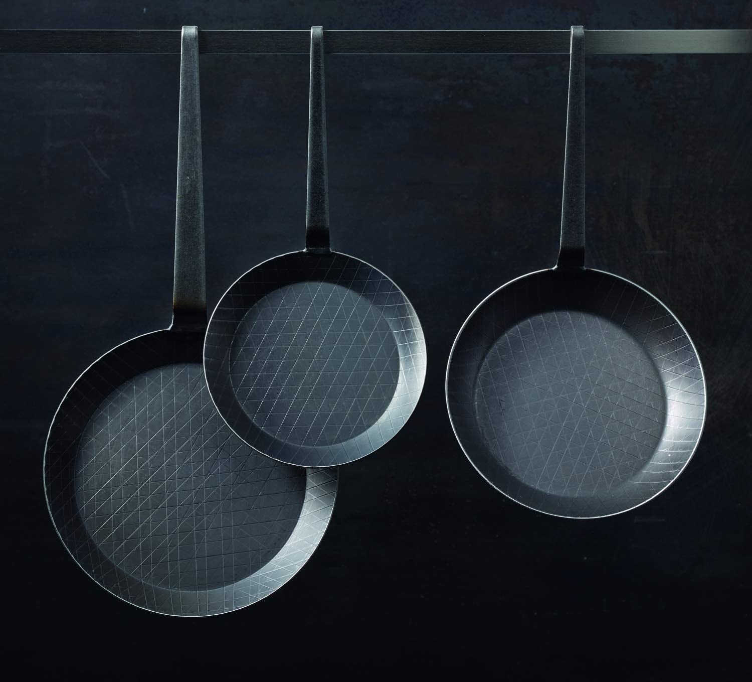 RÖSLE Serie 1888 Smeedijzeren koekenpan, hoge kwaliteit, hoge rand voor knapperige frietjes en snel gebraden vlees, geschikt voor grillen en inductie Potten en pannen Naty Shop