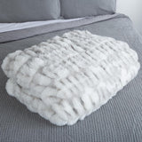 Lavish Home Oversized Gerüschte namaakbontdeken, 152,4 x 203,2 cm, jacquard namaakbont, queensize plaid voor bedden en banken, grijze bedden en dekens Lavish Home