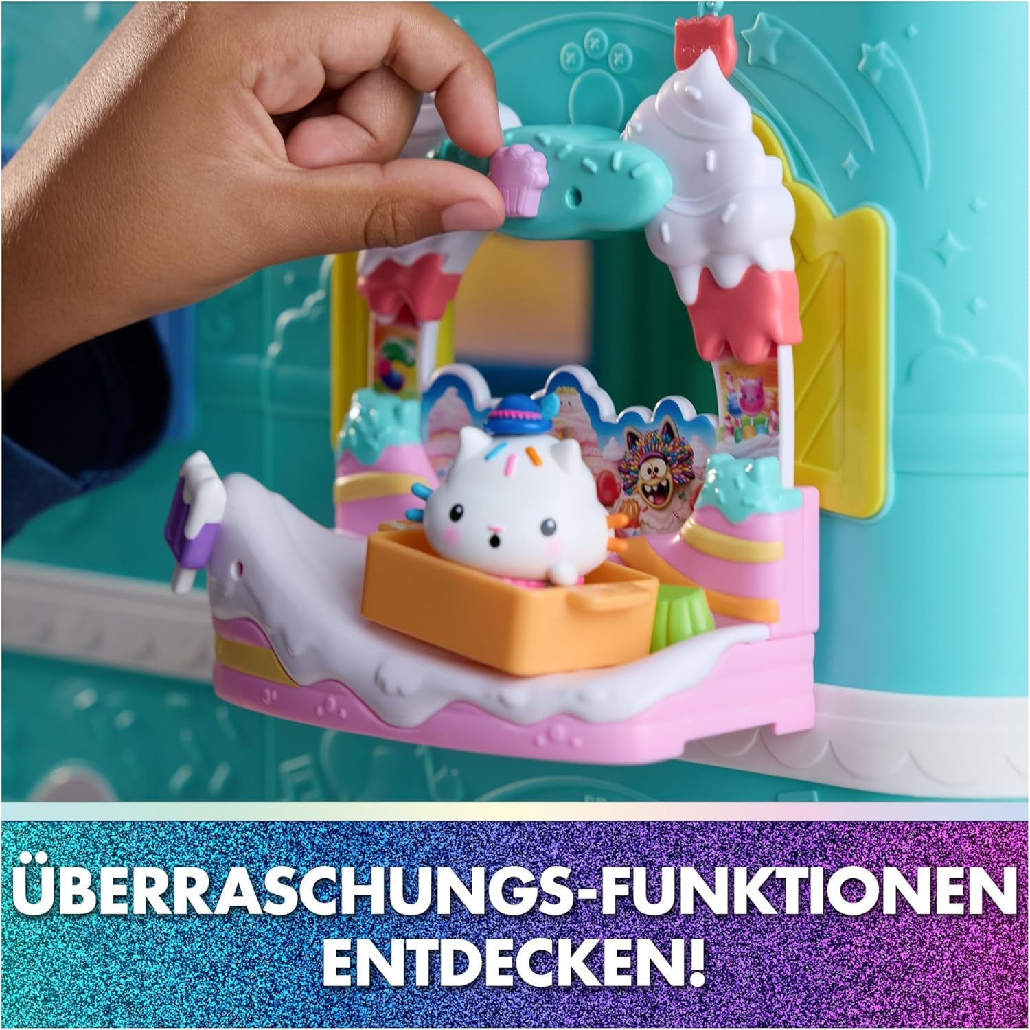 DREAMWORKS GABBY'S POPPENHUIS: DE FILM - Kuchi's lieve balkonspeelset met poppenhuisfiguren en accessoires voor kinderen vanaf 3 jaar