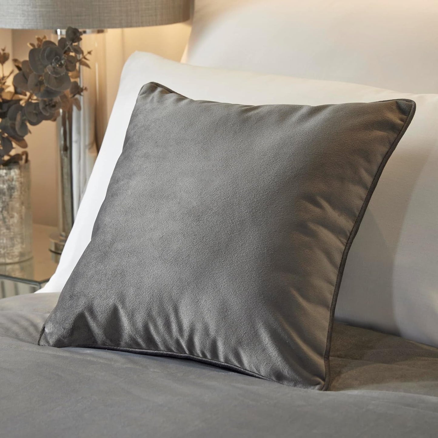 SOIRE'E Soiree Melanie sprei, fluweel, 150 X 220 cm, leisteen Bedden en dekens SOIRE'E Leisteen 43 X 43 Cm (pak van 1)