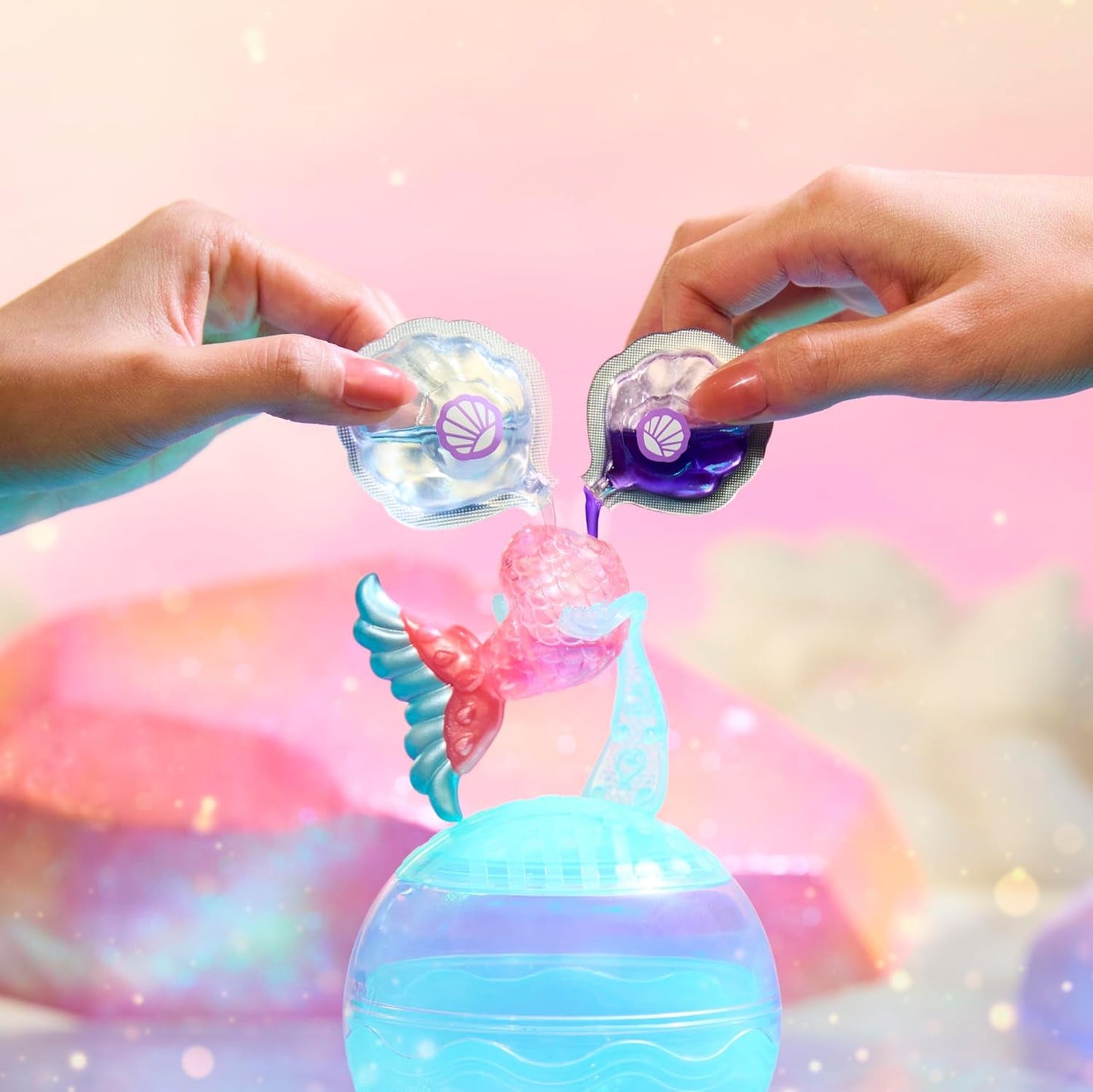 LOL Verrassing! Mermaids Makeover Magic Tots - Echte lipgloss voor jou en je pop om zelf te maken, te mixen en make-up te maken, Leuk waterspel, 6 poppen om te verzamelen - Vanaf 4 jaar