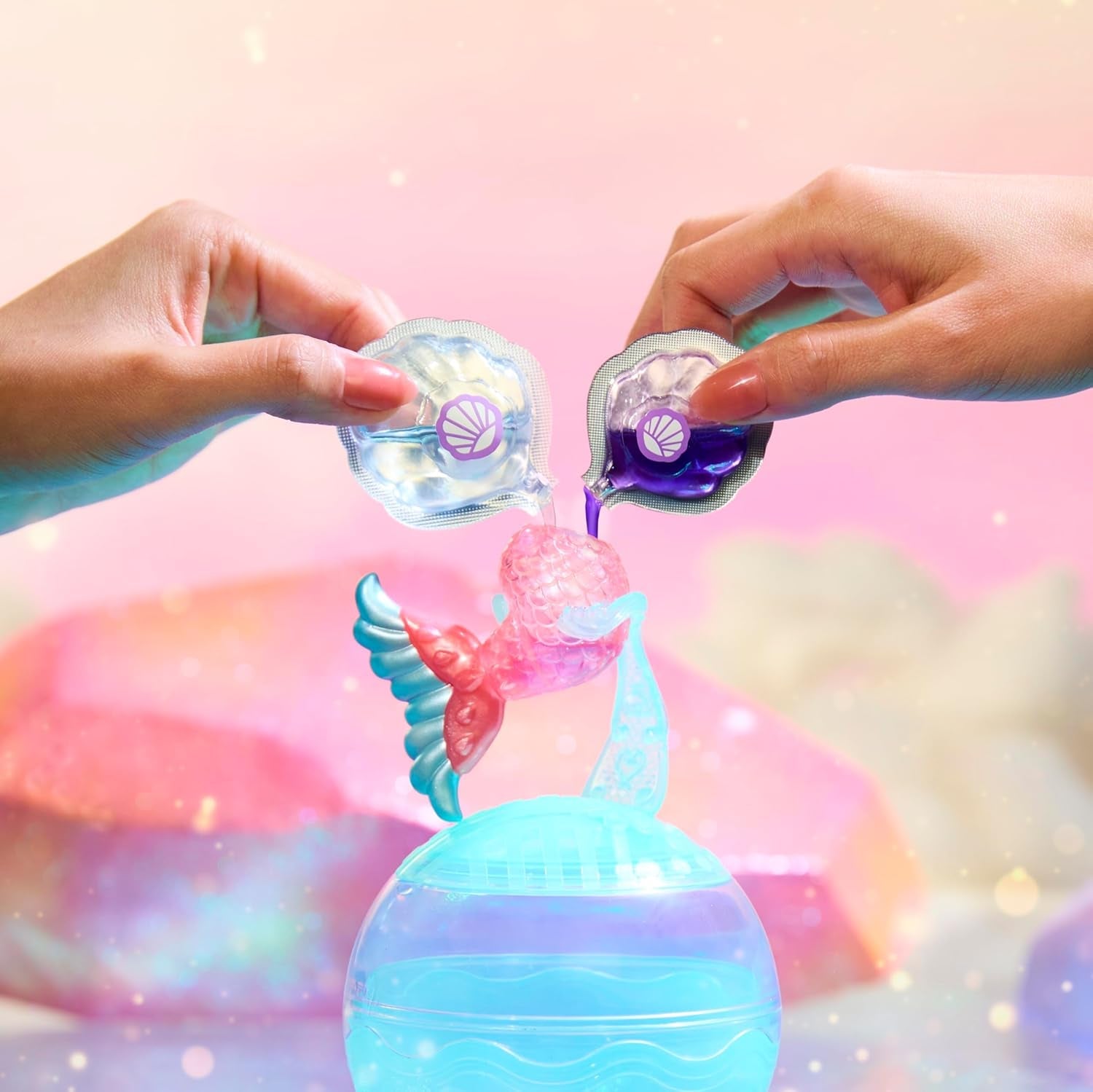 LOL Verrassing! Mermaids Makeover Magic Tots - Echte lipgloss voor jou en je pop om zelf te maken, te mixen en make-up te maken, Leuk waterspel, 6 poppen om te verzamelen - Vanaf 4 jaar