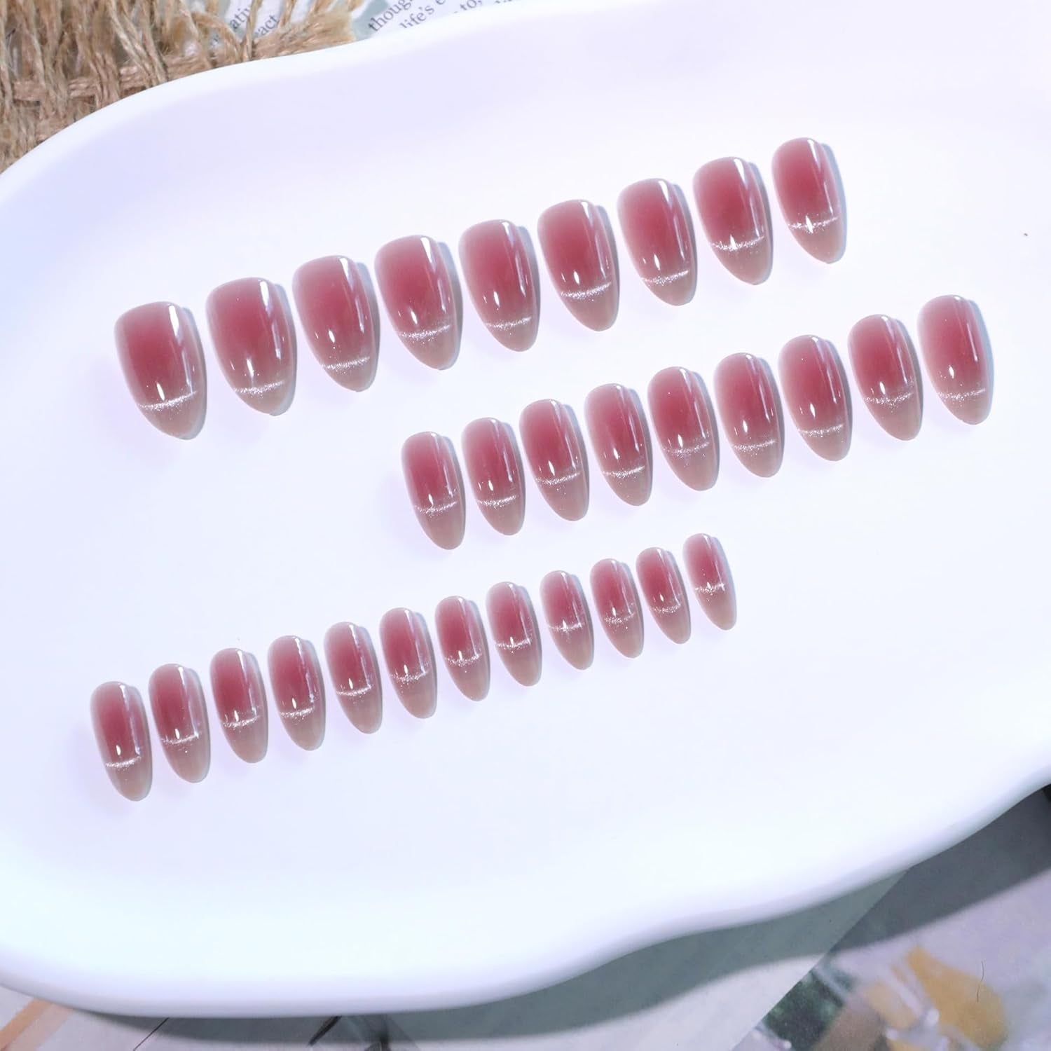 Moonglow korte magnetische kunstnagels, roze amandelrood gradiënt glitter kattenoog met lijm, roze rode ombre glitter fototherapie kunstnagels voor dames en meisjes