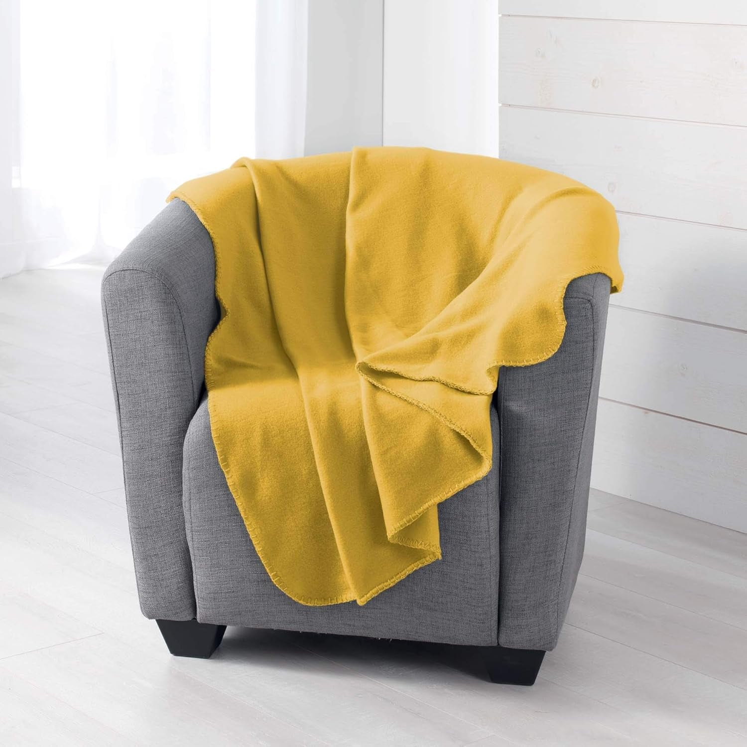Douceur D'Intérieur, Milou fleecedeken antiek roze, 125 X 150 Cm Bedden en Dekens Douceur d'Intérieur Geel 125 X 150 Cm