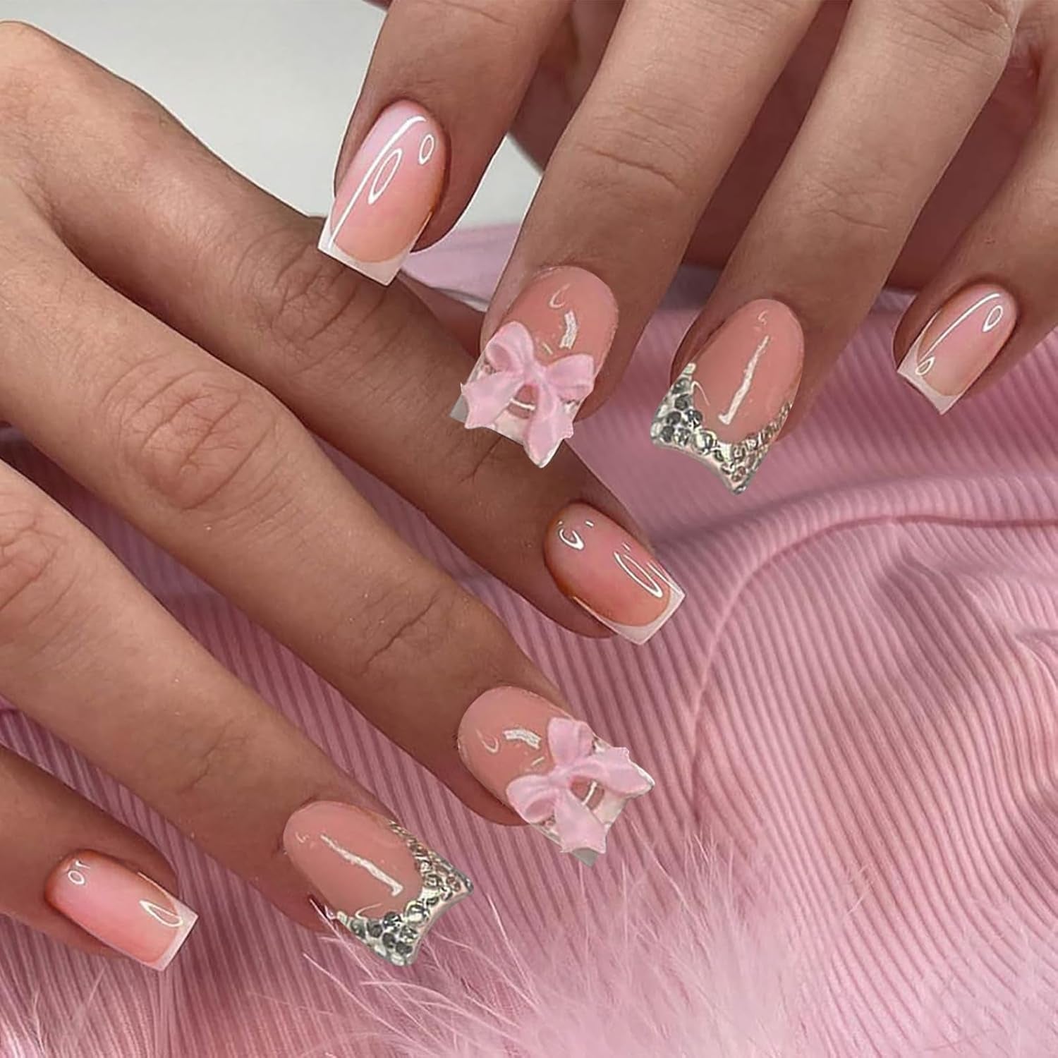 24 stuks roze diamanten boog French manicure tabletten vierkante nagels strass patroon naakt roze kunstnagels volledige dekking lijm manicure