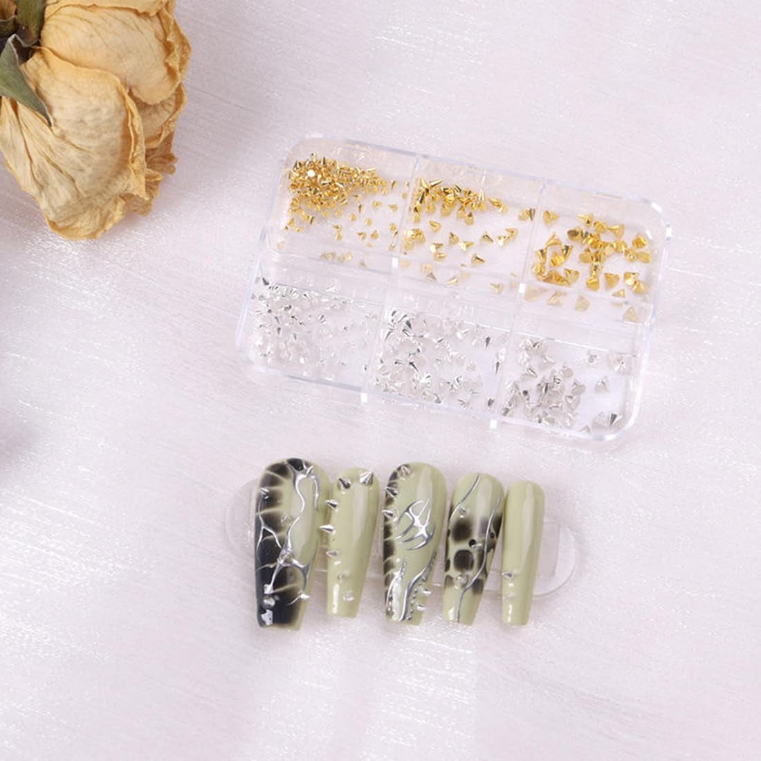 Mini Metall Nieten Punk Nail Charms Goud Zilver Strasssteine ​​Nägel Charm Kegel Spikes Nagelschmuck Glitzersteine ​​Nail Art Studs Nagel Steine ​​Legierung Nagelanhänger Rhinestones Nageldesign Zubehör