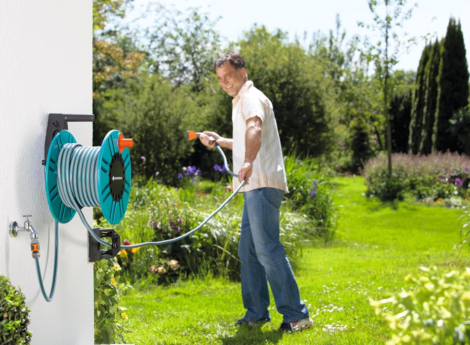 Gardena Classic 60 muurslanghaspel met slanggeleidingshaspel: Voor eenvoudige wandmontage, met anti-druppelsysteem, haakse aansluiting, grote capaciteit, ruimtebesparend (2650-88)