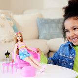 Barbie modepop en garderobeset met kleding, accessoires en salonmeubilair, langdurig kappersplezier voor kinderen vanaf 3 jaar, HPL78