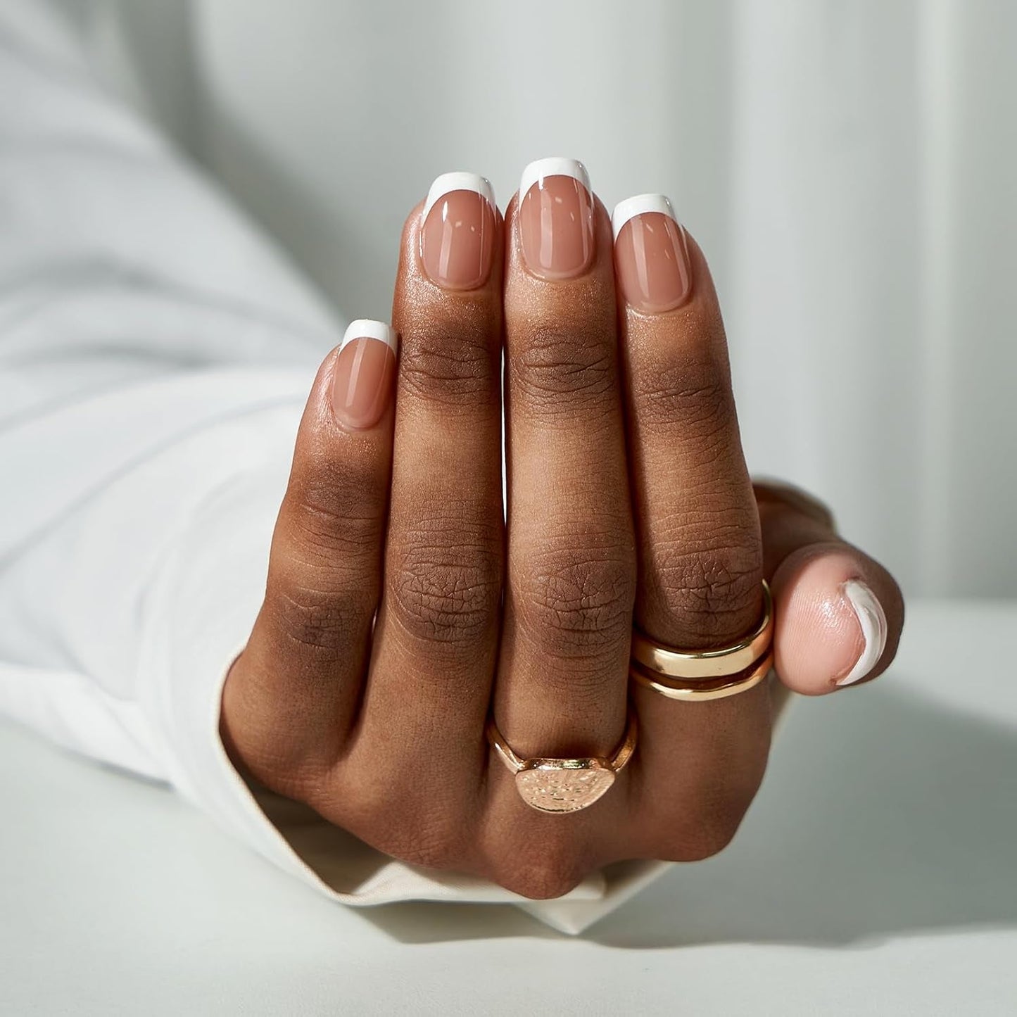 Btartbox Korte vierkante kunstnagels Baby Boomer lijm op witte gradiënt roze kunstnagels Korte kunstnagels met nagellijm 30 stuks vierkante kunstnagels