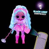 L.O.L. Verrassing! Tweens Neon Pop Stars - Kitty K - 1 modepop met verrassingen van achtergrondverlichting en 10+ Pop Star-outfits en accessoires, inclusief retro microbandjes, cadeau voor kinderen 4+ Naty Shop-poppen