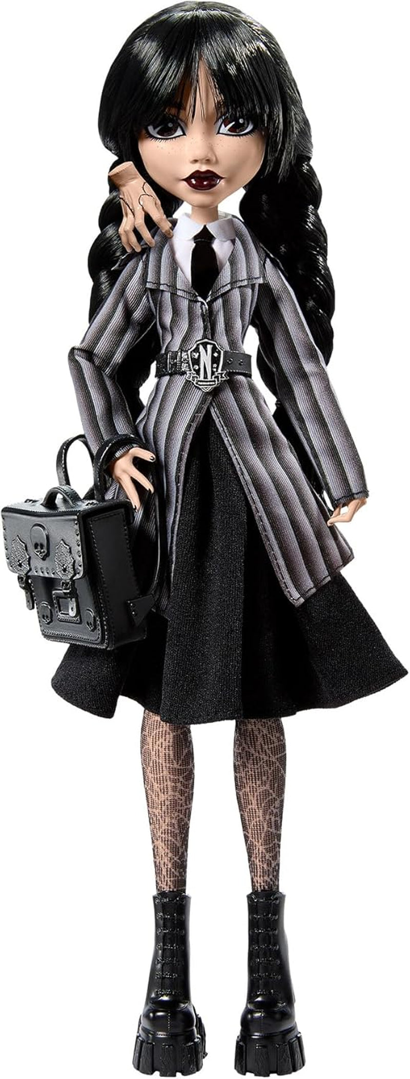 Monster High Wednesday Puppe en Accessoires, Wednesday Addams Sammelfigur in Nevermore Academy Uniform met Eiskaltem Handen en Rugzak, Puppenstandaard, HXJ04