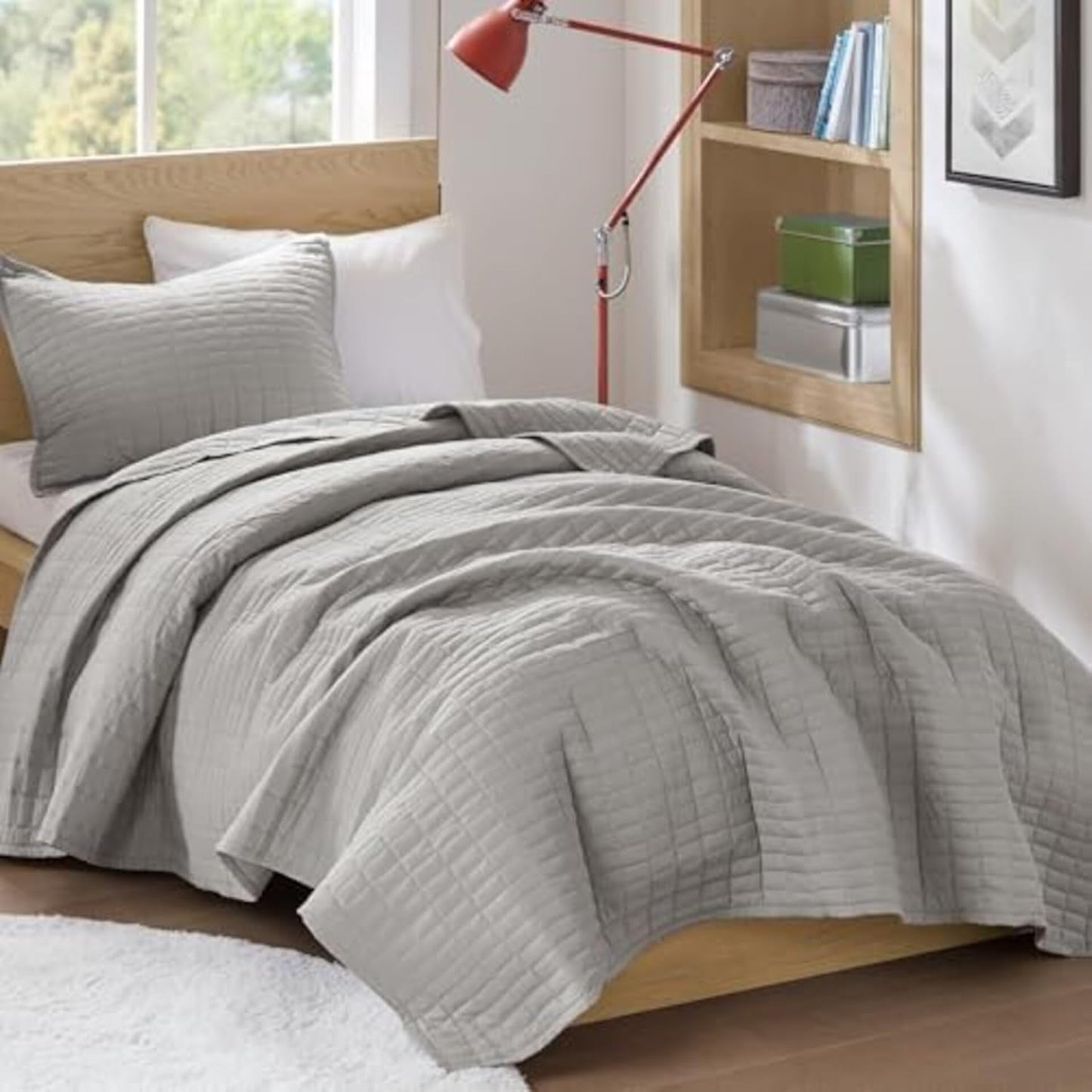 Comfort Spaces Kienna dekbedset, luxe dubbele stiksels, zomerdeken, lichtgewicht, zacht, het hele jaar door beddengoed, bijpassende kussensloop, wit, deken voor kingsize bedden (264,2 x 228,6 cm), Naty Shop Quilts & Quilts Grey Twin/Twin Xl (66"X90")