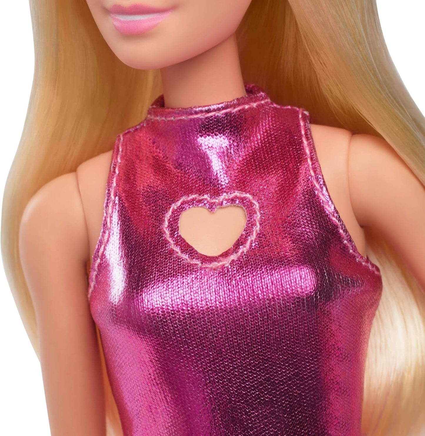 Barbie Fashionistas pop nr. 230 met blond haar, roze metallic mini-jurk met hartuitsnijding, witte armband en hoge hakken, HYT88