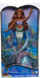 Mattel Disney Ariel de kleine zeemeermin - Deluxe zeemeerminpop met haarkralen en poppenstandaard voor fantasierijk spelen en tentoonstellen, voor kinderen vanaf 3 jaar, HNF42