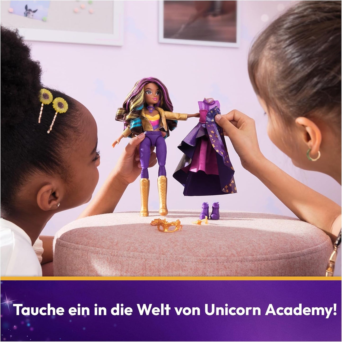 Unicorn Academy Deluxe Maskeradebal - Sophia Original pop uit de populaire Netflix-serie, 24 cm hoog, met 2 outfits en accessoires, vanaf 4 jaar