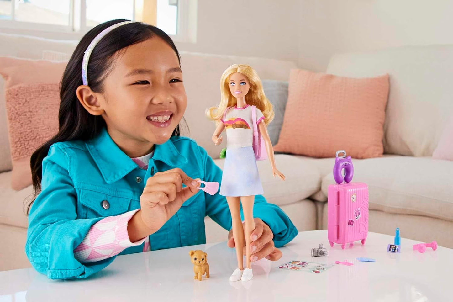 Barbie-pop, reisbarbie met blond haar, 10+ reisaccessoires, stickers, koffer, puppy, inclusief 1 pop, kindercadeau, speelgoed vanaf 3 jaar, HJY18