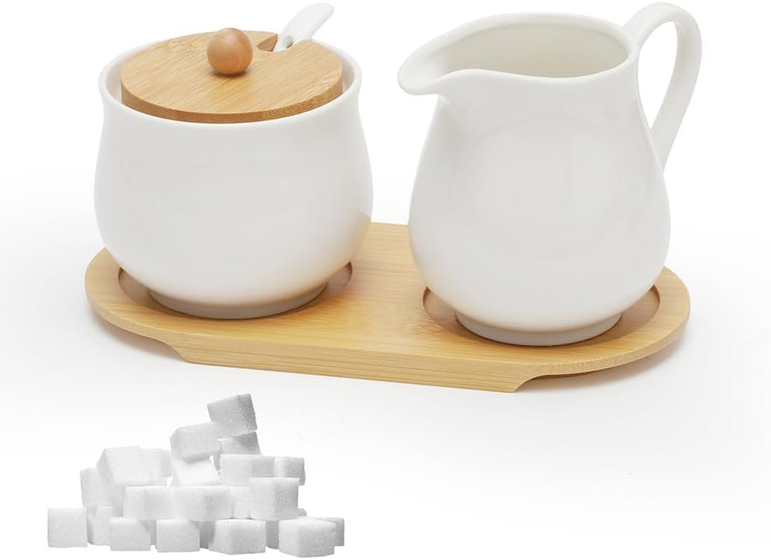 Melk- en suikerset met deksel en lepel, 5-delige keramische melkkan en suikerkan met houten tablet, melk- en suikerkan voor keuken, koffie, magnetron en vaatwasser (wit)