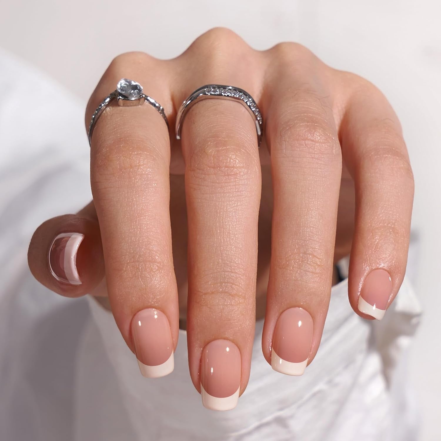 Btartbox Korte vierkante kunstnagels Baby Boomer lijm op witte gradiënt roze kunstnagels Korte kunstnagels met nagellijm 30 stuks vierkante kunstnagels