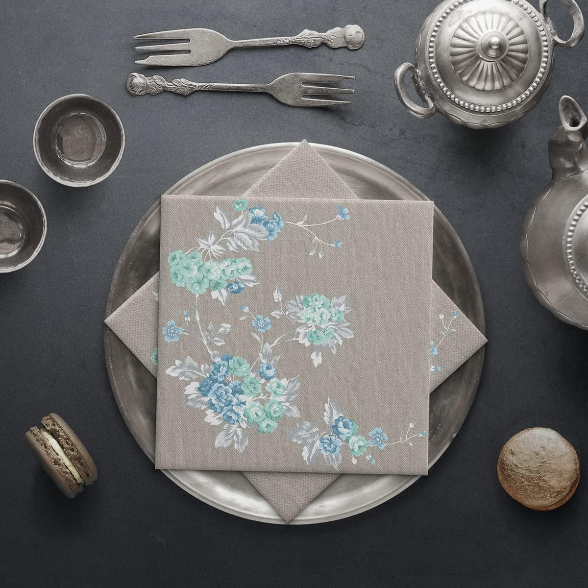 PAW - 3-laags servetten (33 x 33 cm) I 20 stuks I Perfect voor verjaardagen, feesten, bruiloften, communies en feestdagen I Kleurrijke papieren servetten - elegante bloemen I Kleur: rustige tuin