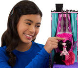 Monster High Buh-tique Hotel Poppenhuis, opvouwbare speelset met enge verrassingen in elke kamer en 13+ speelsets, inclusief meubels en accessoires, JBF16