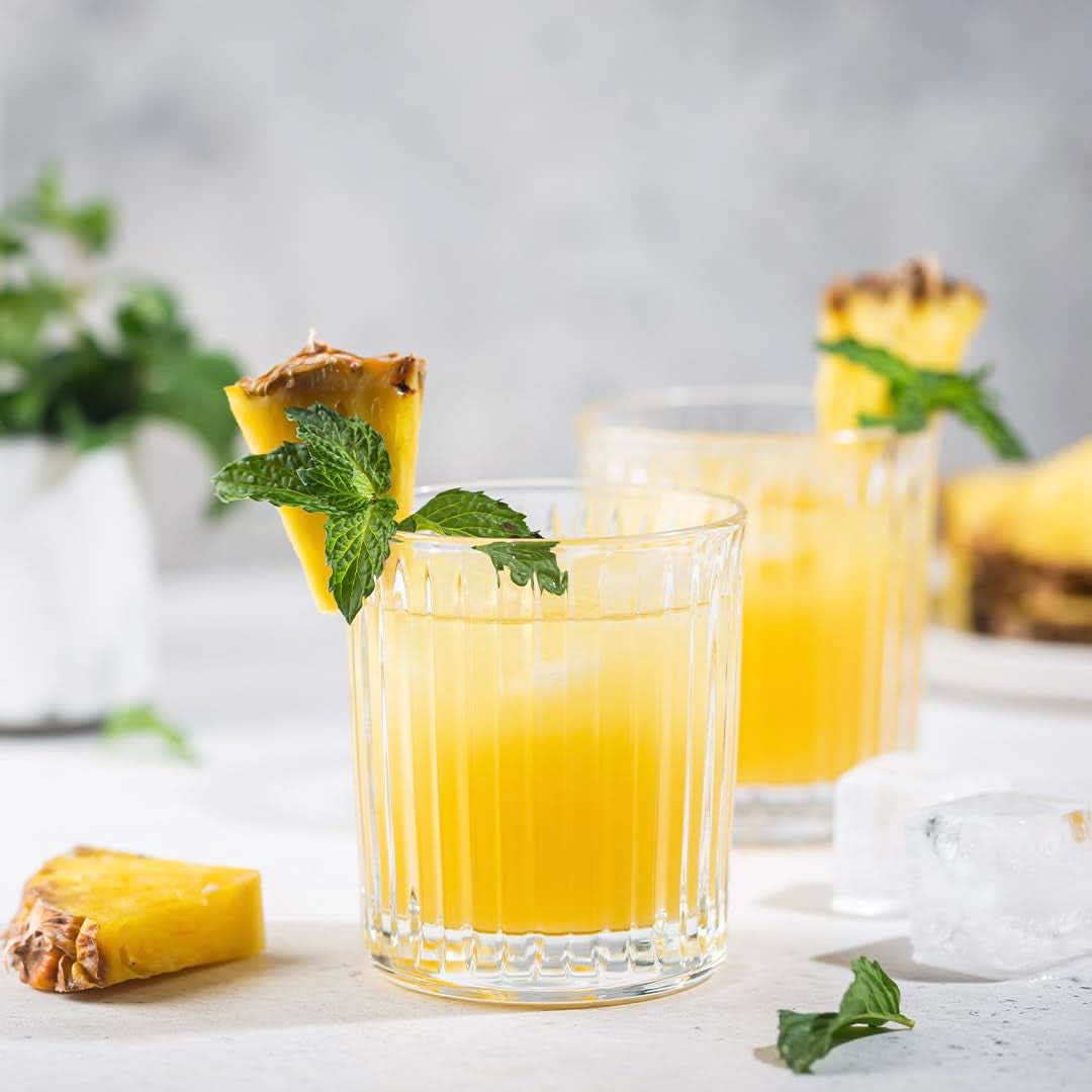 Rauch Fijne Dag Ananas | Explosie van tropische smaken | Gemaakt van 100% geconcentreerd ananassap | 6 x 1 liter, Tetra Prisma Alcoholvrije dranken Naty Shop