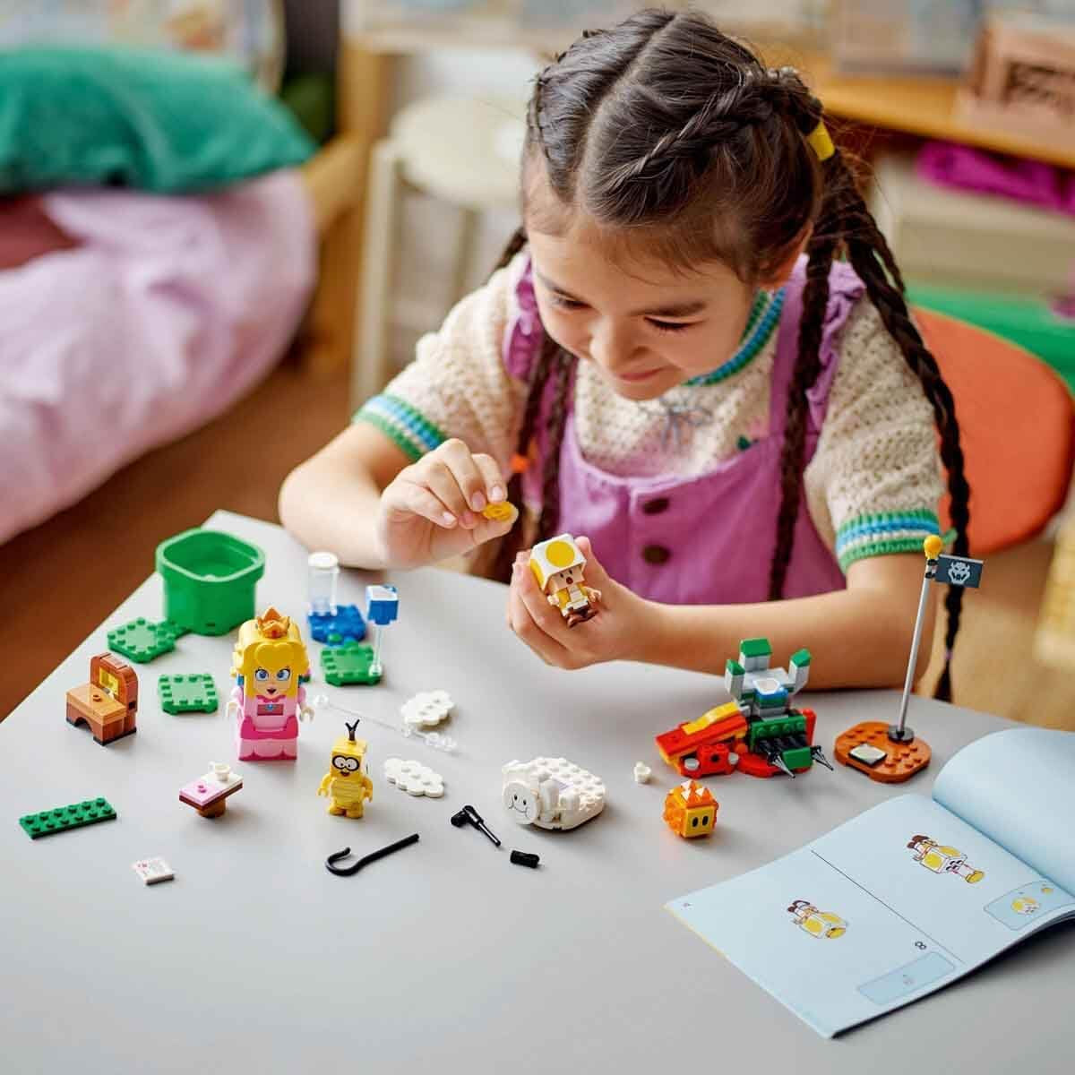 LEGO Super Mario Avonturen Met Interactieve Perzik, Kinderspeelset met Gele Pad, Nintendo cadeau voor jongens, meisjes en alle spelers vanaf 6 jaar 71441 Bouwsets Besuche den LEGO-Store