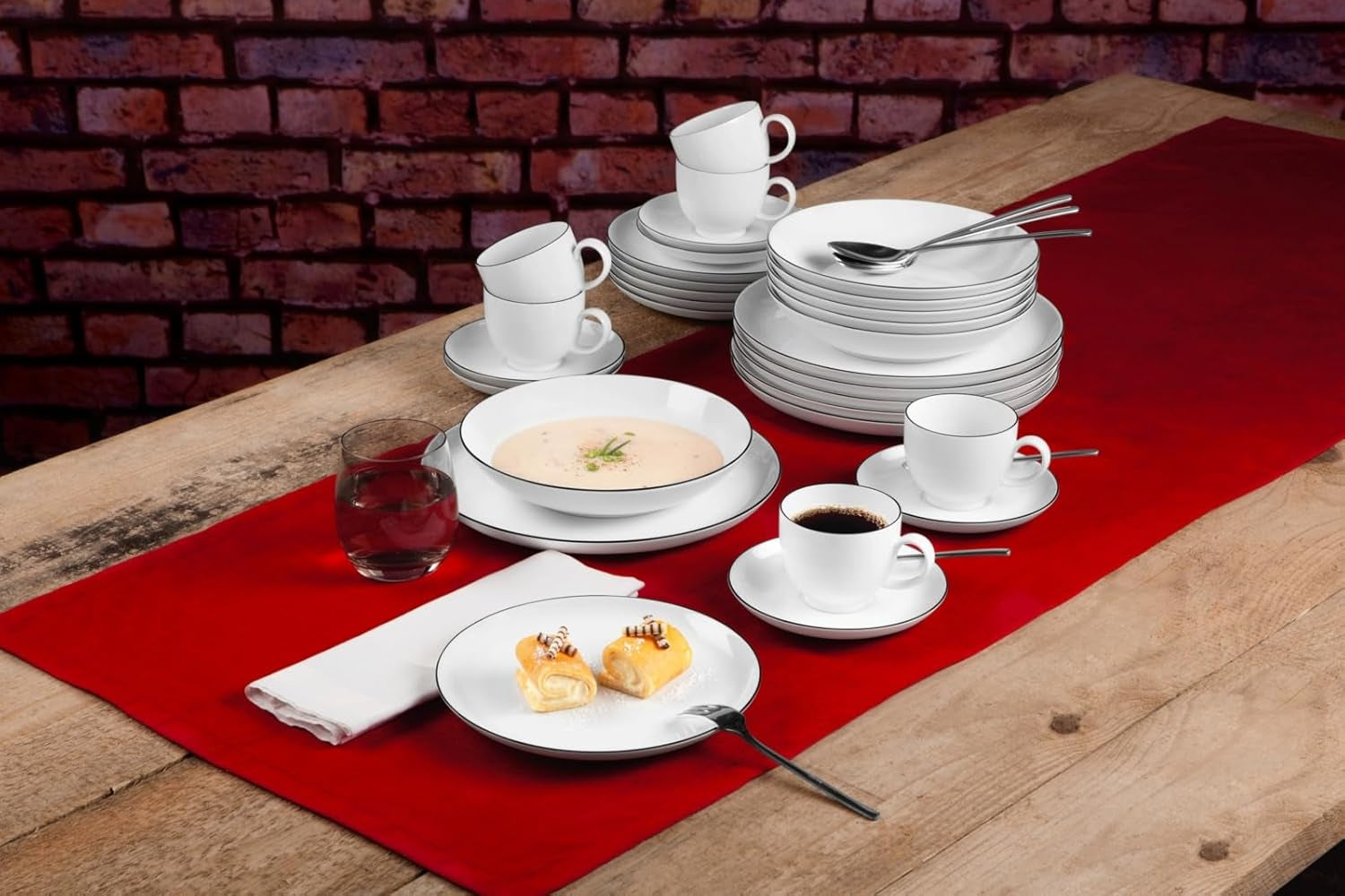 Seltmann Weiden serviesset 001.737148 Lido - 6 dinerborden + 6 onderborden - 12 delig - Black Line