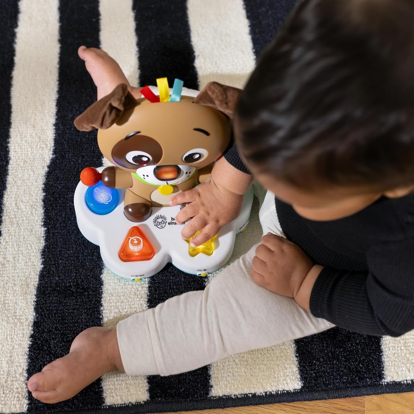 Baby Einstein, Drum & Learn Dean Muzikaal leerspeelgoed - Multisensorisch babyspeelgoed, 2 speelmodi, kleuren, vormen en instrumenten, 50+ geluiden, vanaf 6 maanden Babyspeelgoed Naty Shop
