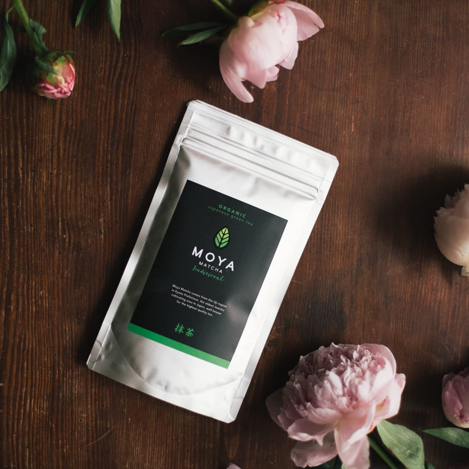 Moya Matcha biologische groene theepoeder | 100 g traditionele ceremoniekwaliteit 30 g | Biologisch geteeld en geoogst in Uji, Japan | Perfect om te drinken met water, matcha lattes, smoothies en limonades