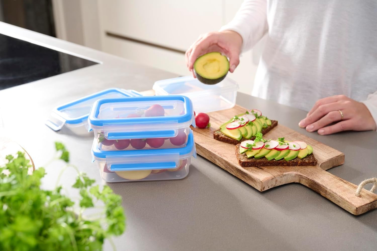 Emsa 508558 Clip & Close voedselbewaarcontainers | 3-delige set | 3 x 1 liter | -40 tot +100 graden | kunststof | 100% verzegeld | speciale zegel voor versheid Naty Shop voedselbewaardozen