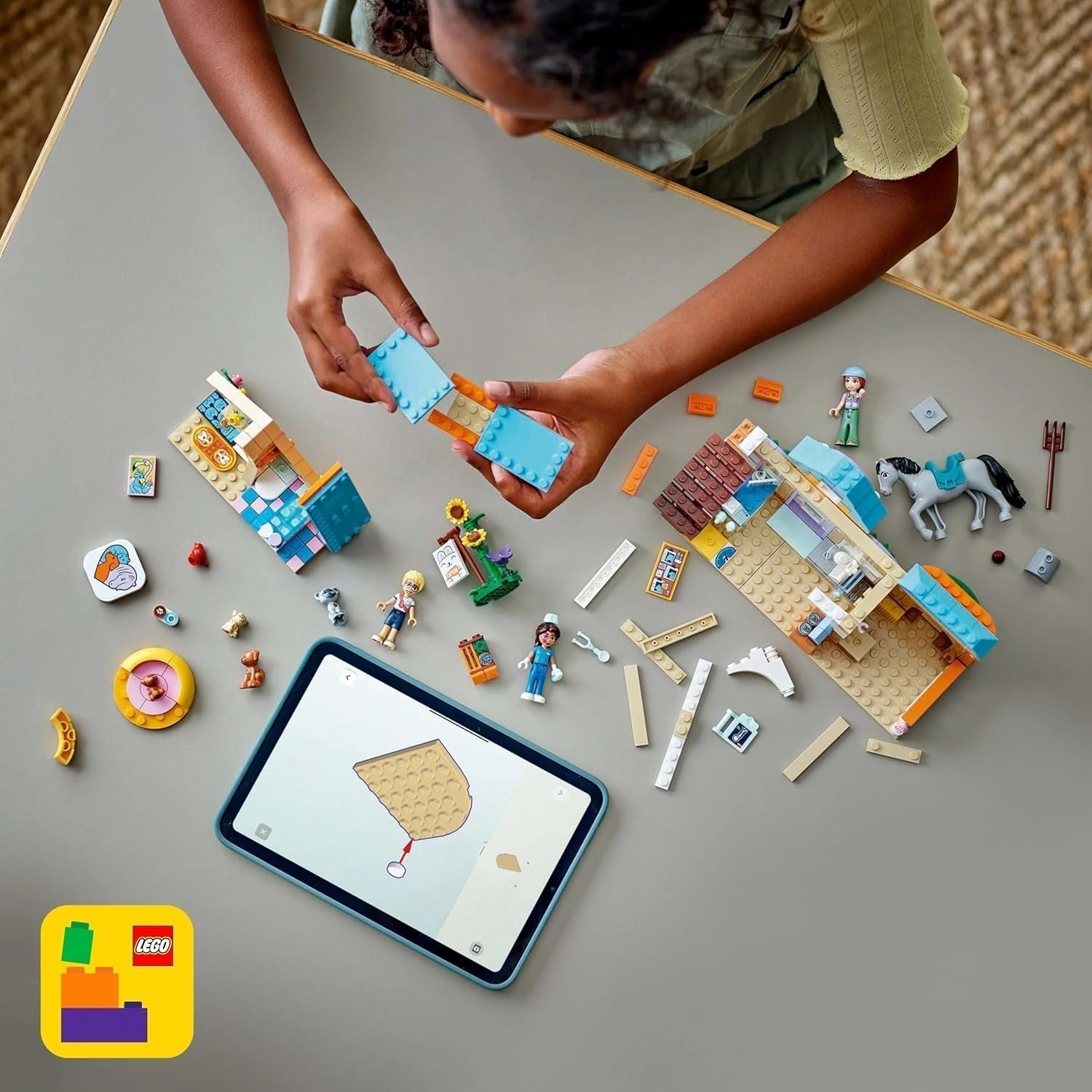 LEGO Friends Dierenartskastje voor paarden en huisdieren, bouw- en speelset voor fantasierijk rollenspel met 3 minifiguren en 5 dierenfiguren, cadeau-idee voor meisjes vanaf 7 jaar 42651 Bouwsets Besuche den LEGO-Store