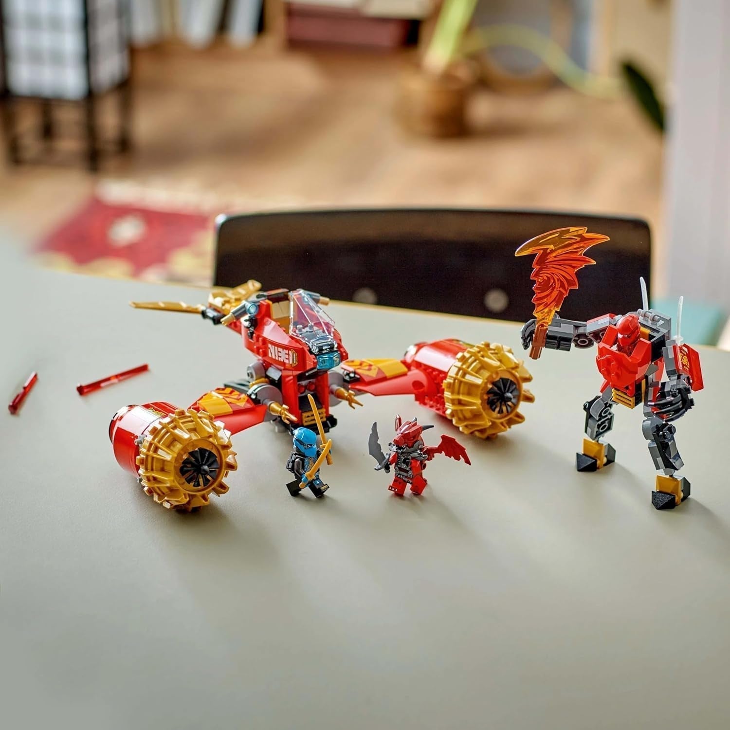 LEGO NINJAGO Kai's Storm Rider Mecha - Vliegend motorspeelgoed met 3 minifiguren - Mecha met beweegbaar hoofd, armen en benen - Bouwspeelgoed - Cadeau voor jongens en meisjes vanaf 7 jaar 71830 Bouwsets Besuche den LEGO-Store