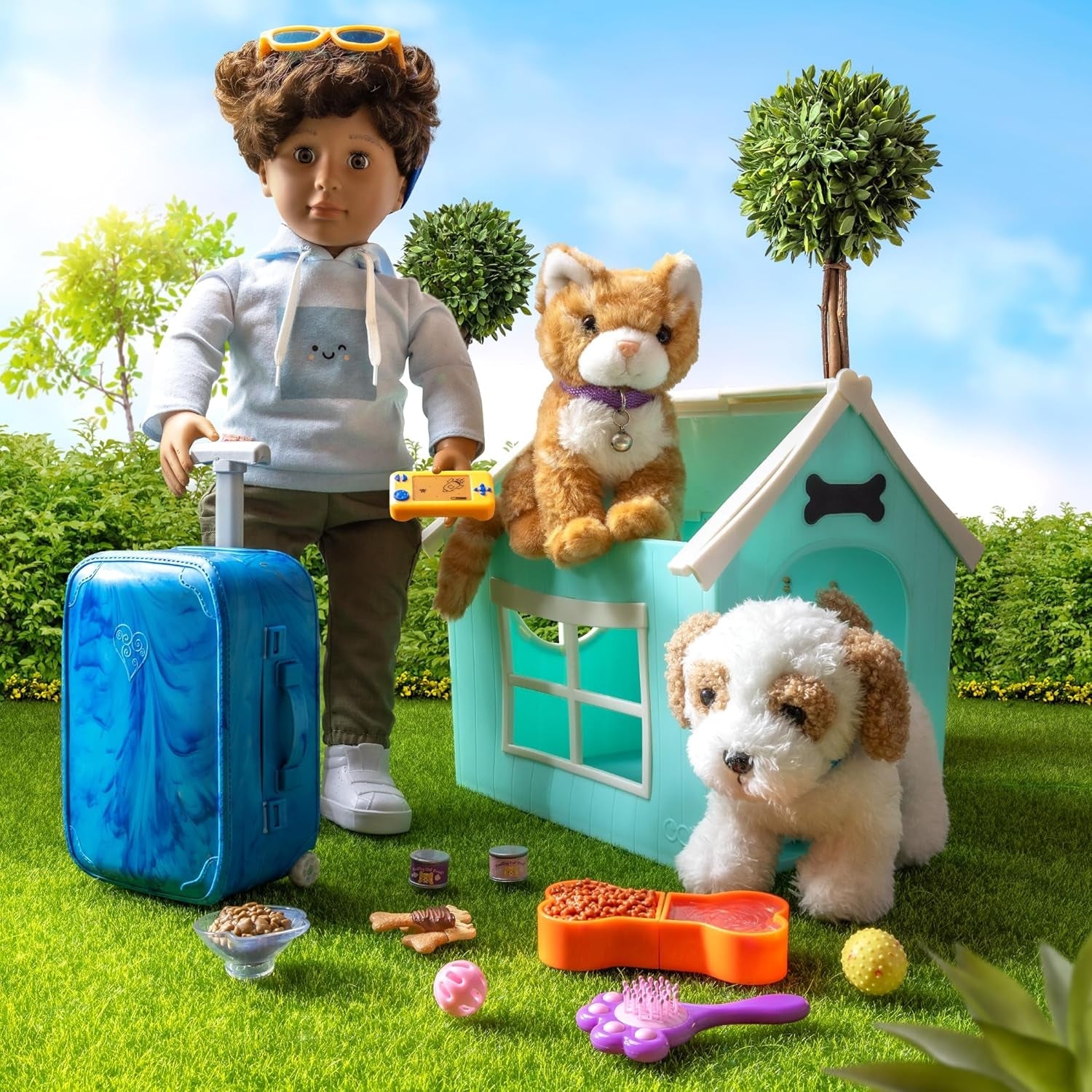 Our Generation - Milo - Jongenspop van 46 cm - Levensechte bruine ogen en krullend bruin haar - Bagage op wielen en reisaccessoires - Fantasiespel - Speelgoed voor kinderen vanaf 3 jaar