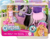 Barbie Chelsea en ponypop en pony's - Rijd tijdens het spelen om veilig op een paard te zitten, roze zadel en stokken, inclusief helm en schattige geruite jurk, vanaf 3 jaar, HTK29 Naty Shop-poppen