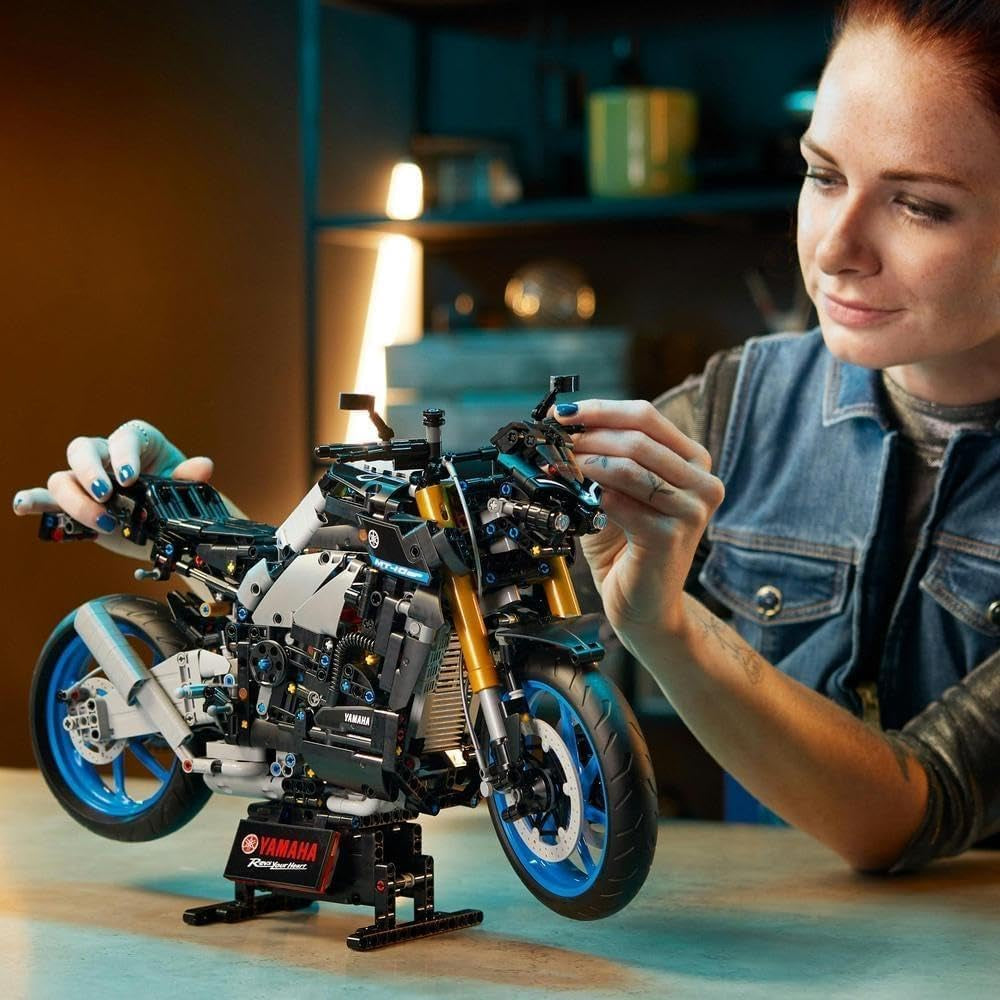 LEGO 42159 Technic Yamaha MT-10 SP motorfietsmodel voor volwassenen, authentiek voertuigmodel met 4 cilindermotor, functionele besturing en AR-app, cadeau voor mannen en vrouwen Bouwpakketten