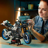 LEGO 42159 Technic Yamaha MT-10 SP motorfietsmodel voor volwassenen, authentiek voertuigmodel met 4 cilindermotor, functionele besturing en AR-app, cadeau voor mannen en vrouwen Bouwpakketten