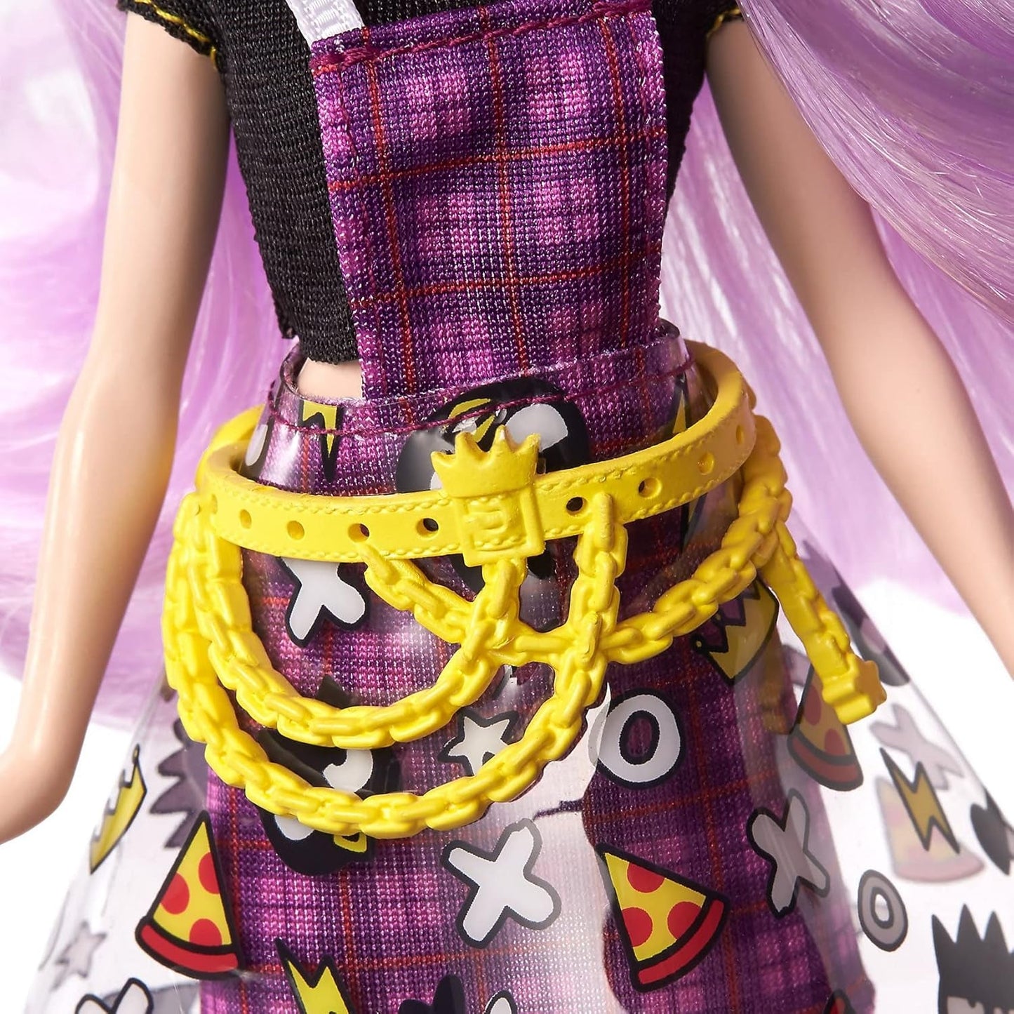 Mattel Hello Kitty GWW98 - Sanrio Badtz-Maru-figuur en Jazzlyn-pop (ca. 25,4 cm) met kleding en accessoires, lang lila haar en trendy outfit, cadeau voor kinderen vanaf 3 jaar