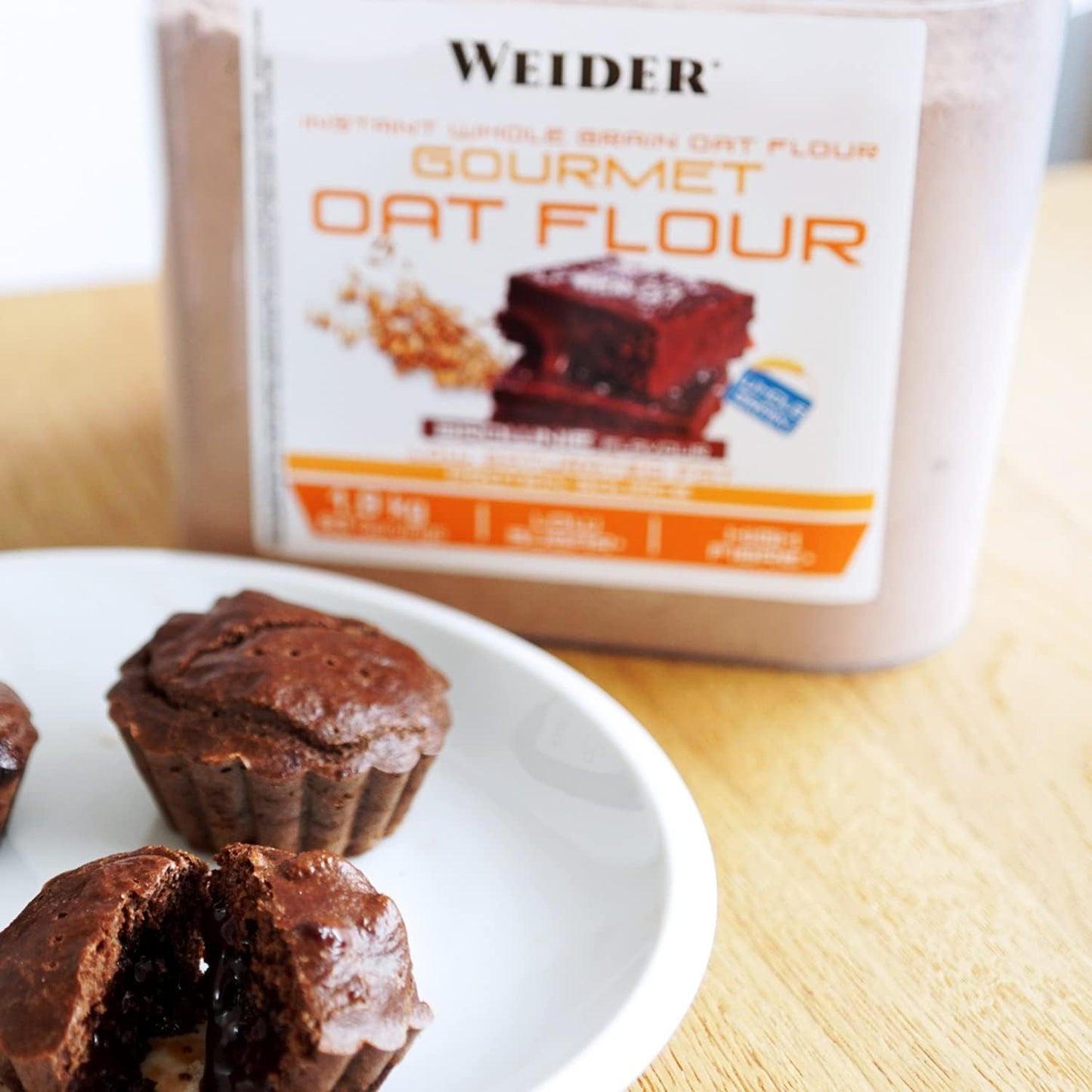 Weider Gourmet Havermout (1,9 kg) brownie smaak. Volkoren havermout. Eiwitbron met laag suikergehalte.