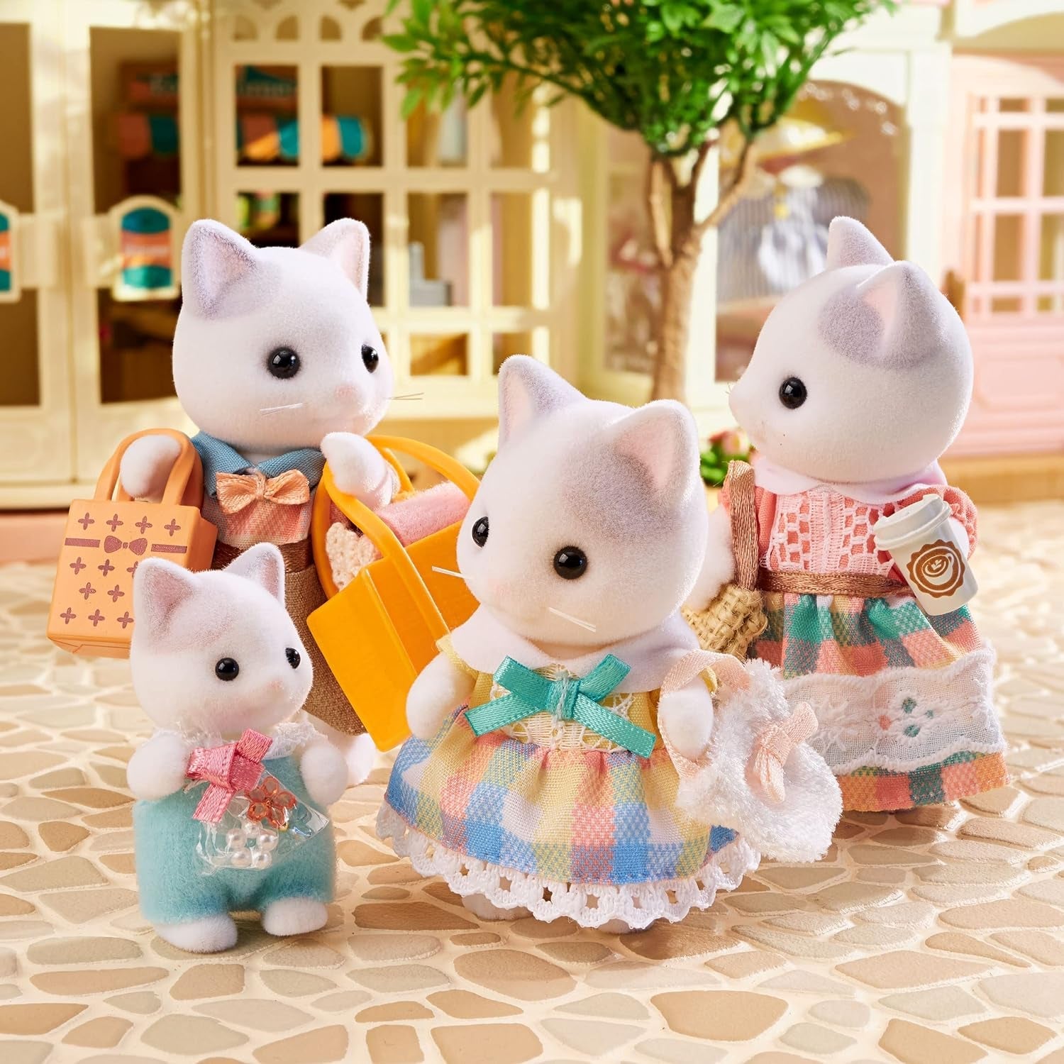 Sylvanian Families - 5738 Milk Cat Family - Poppenhuisfiguren