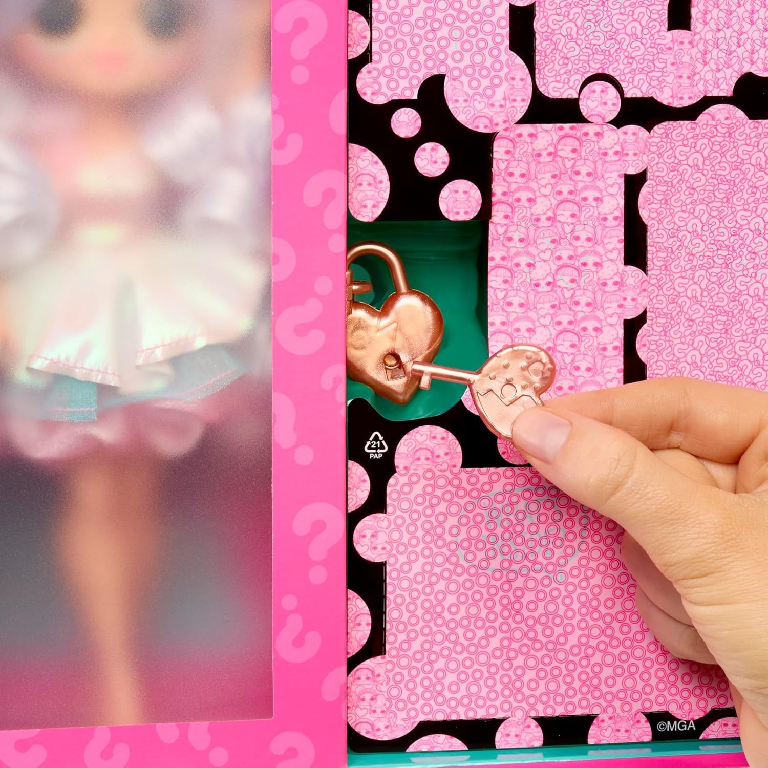 LOL Verrassing! OMG Eye Spy Series - Fee - Inclusief 1 pop met outfit en accessoires, puzzels oplossen en verrassende ontdekkingen, 4 verzamelpoppen