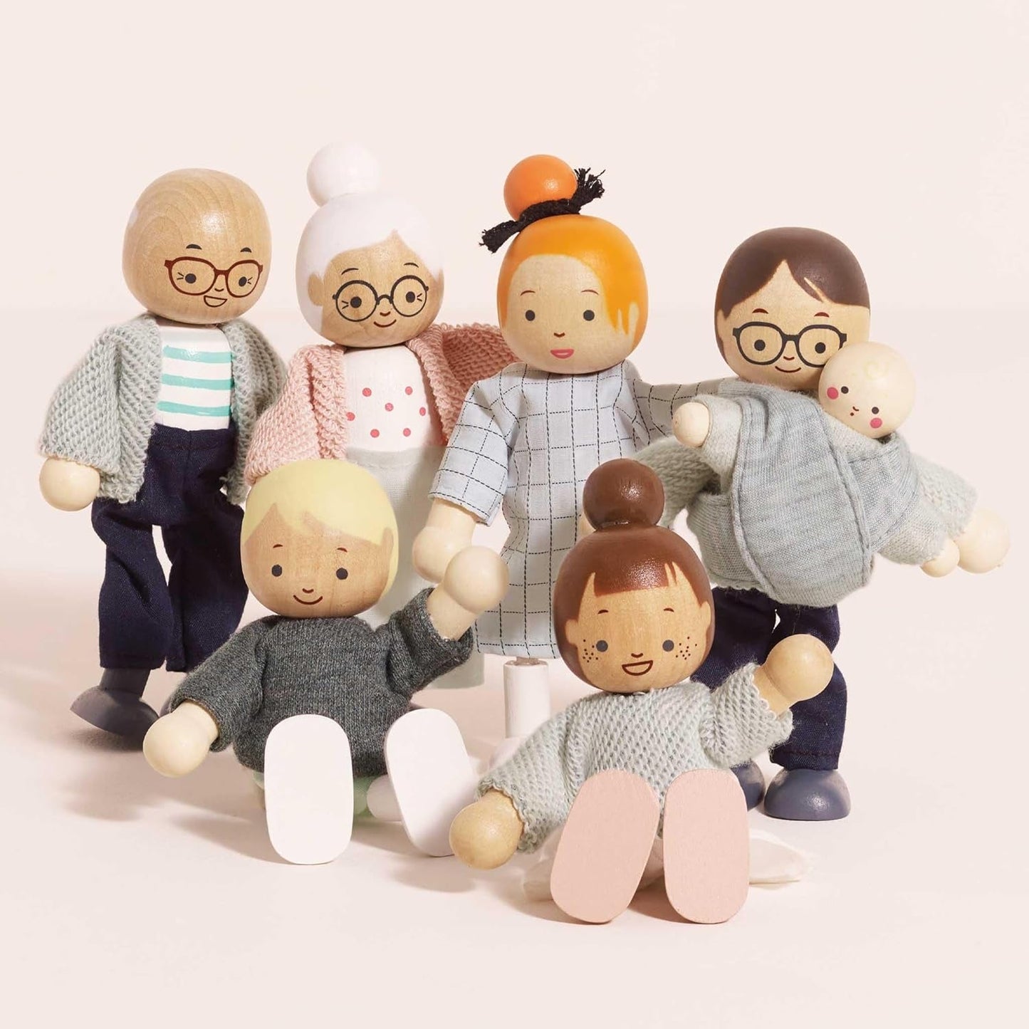 - Meine Familie met 4 puppen – Holz, Stoff – P053