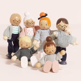 - Meine Familie met 4 puppen – Holz, Stoff – P053