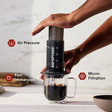 AeroPress origineel koffie- en espressoapparaat, draagbaar barista-koffiezetapparaat met kamer, plunjer en filters, snelkoffie- en espressoapparaat