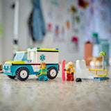 LEGO City Ambulance en Snowboarder, Ambulance Speelset met speelgoedauto en 2 minifiguren, Snowboarder en Paramedicus figuur, fantasierijk cadeau voor jongens en meisjes vanaf 4 jaar 60403 Bouwsets Besuche den LEGO-Store
